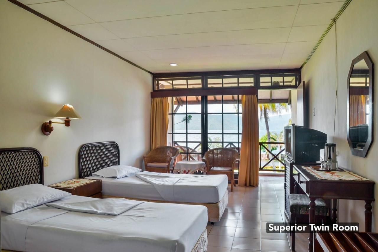 Silintong Hotel Ambarita Eksteriør bilde